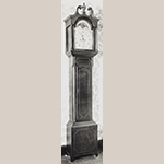 Fig. 31: Tall case clock with case attributed to Robert Walker III (w.1800–1809), 1809, Port Royal, VA and movement by Goldsmith Chandlee (1751–1821), 1809–1811, Winchester, VA. Inscribed on label inside clock: ”This clock and____ made by / Robert Walker 22nd Aug / 1809 the movement____ / clock by Goldsmith Chand / lee of Winchester in____ 1 decembr: 18__ price of case____.35 of the mov.mt____total price 88.____” . Cherry and cherry veneer with walnut, tulip poplar, and lightwood inlay; HOA: 98-1/2″, WOA: 27-7/8″ (hood), DOA: 10-1/2″. Private collection; MESDA Object Database File S-6266.