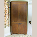 Fig. 71: Corner cupboard, 1815–1825, possibly Alabama or Tennessee. Cherry and walnut with holly and unidentified lightwood inlay; HOA: 96”, WOA: 48”. Private collection; Photographs courtesy of the Gulf South Decorative & Fine Art Database, record CIS-2013-1051, Classical Institute of the South.