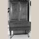 Fig. 33: Single-leaf table and bookcase, 1745–1755, attributed to central Virginia. Mahogany with yellow pine; HOA: 28-1/2” (table), 37-7/8” (bookcase), WOA: 37-1/2” (table), 34-1/2” (bookcase), DOA: 20” (table, closed), 33-1/2” (table, open), 14-1/8” (bookcase). Private collection, MESDA Object Database File 6494.