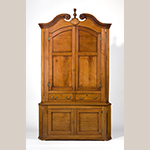 Fig. 1: Corner cupboard by Moses Crawford, 1790-1800, Knox County, Tennessee. Walnut with yellow pine and tulip poplar; HOA: 101-1/4”, WOA: 56-1/2”, DOA: 23-1/2”. Collection of the Museum of Early Southern Decorative Arts (MESDA), Acc. 5422.